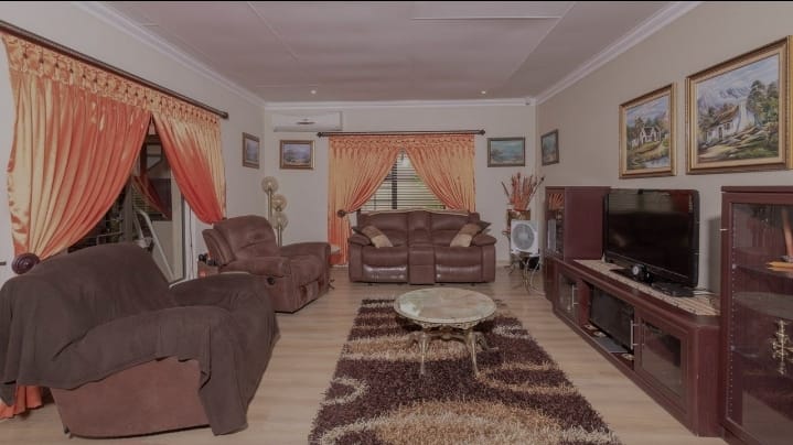 3 Bedroom Property for Sale in Flamwood North West